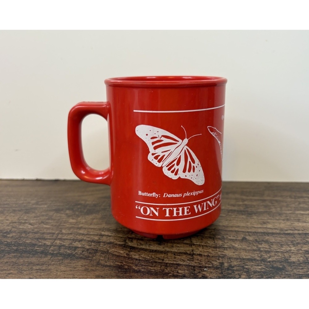 Smithsonian Institution On The Wings Red Plastic Mug Flying Bat Butterfly Bird